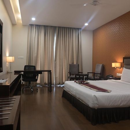 The Wave International Resort Bundu Εξωτερικό φωτογραφία