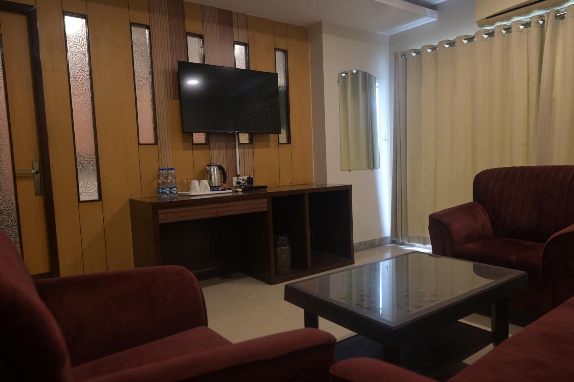 The Wave International Resort Bundu Εξωτερικό φωτογραφία