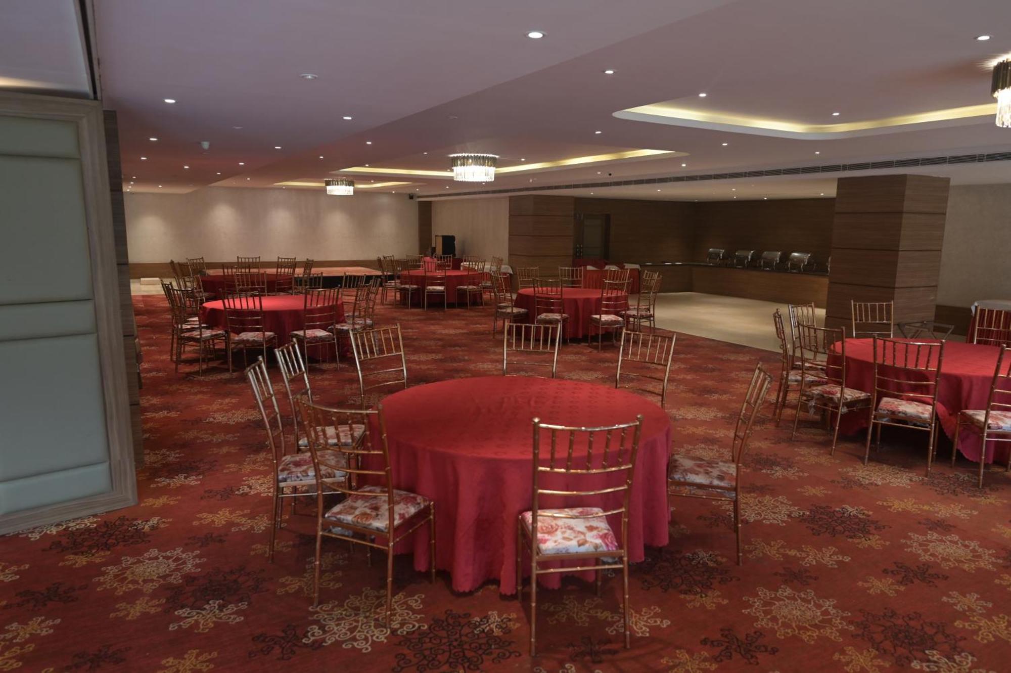 The Wave International Resort Bundu Εξωτερικό φωτογραφία
